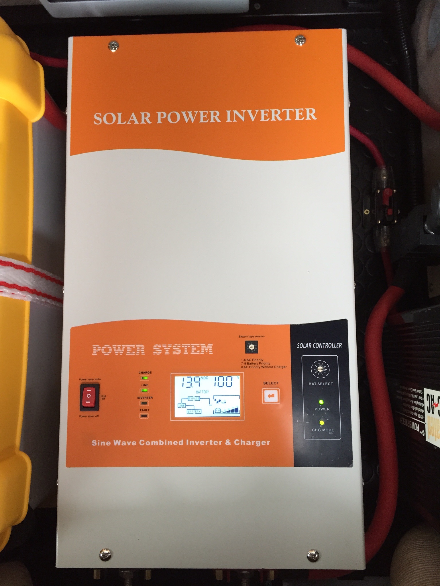 Inverter/charger/MPPT