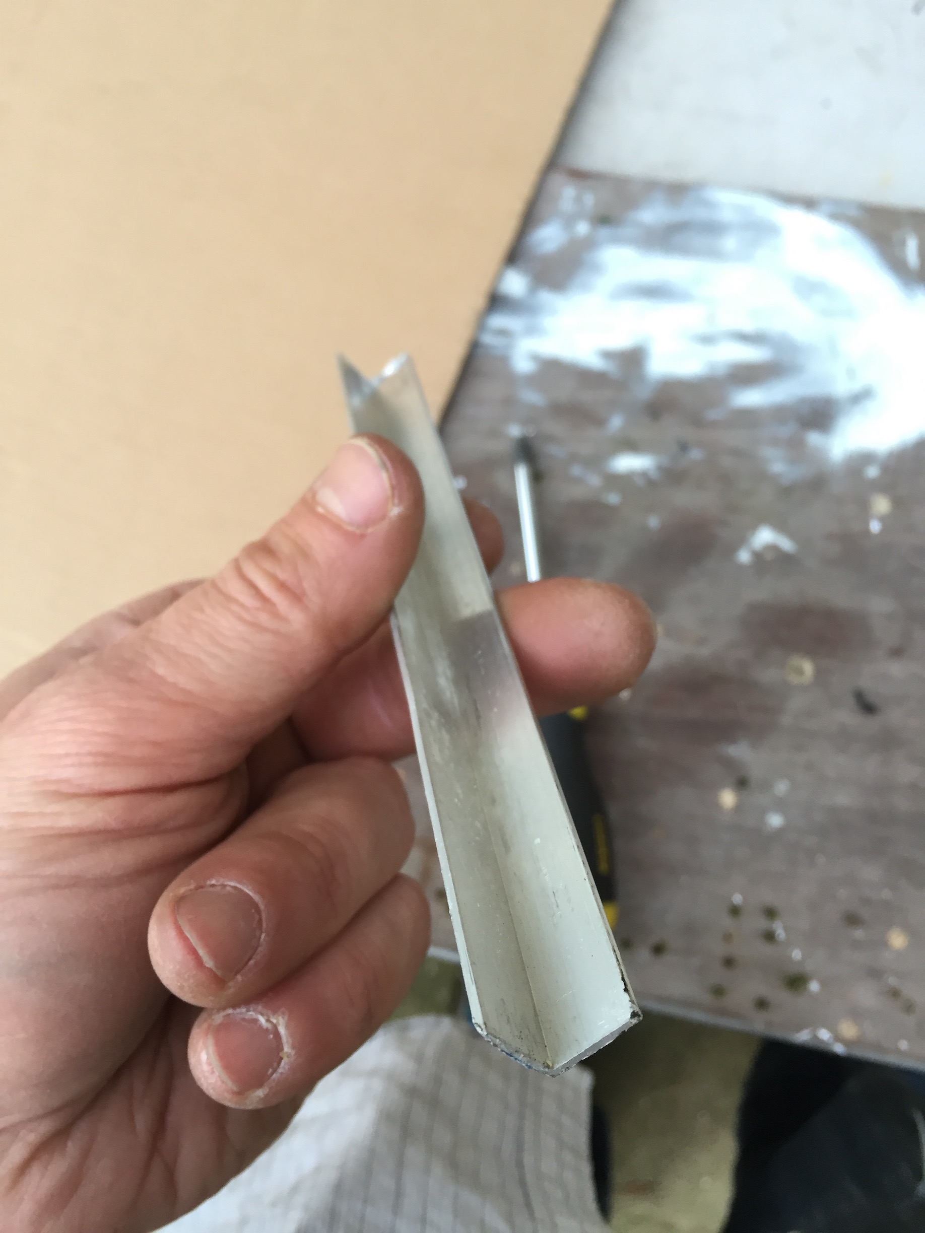 Aluminium angle